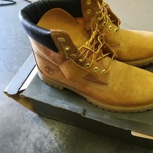 clean rarely worn timberland boots